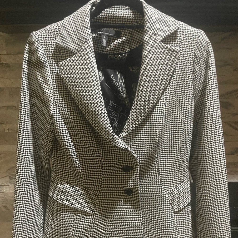 Women’s Blazers/Jackets size 6 - WHBM/Zara/Vince Camuto/WHBM EAU 
NOW $9 each